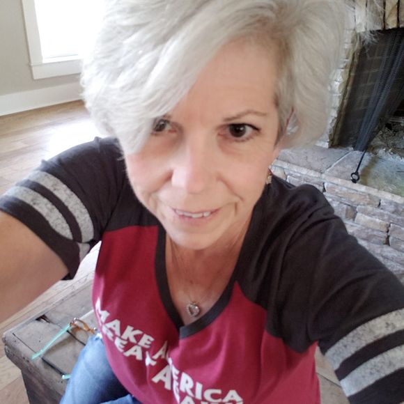 Meet your Posher, Karen - Picture 1 of 1